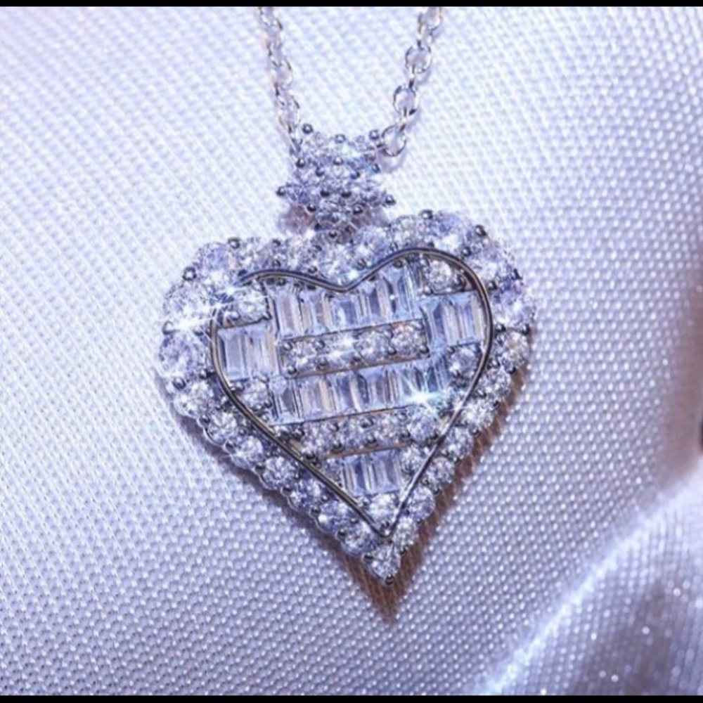 Last Minute Mother’s day gift. Heart Me Necklace
